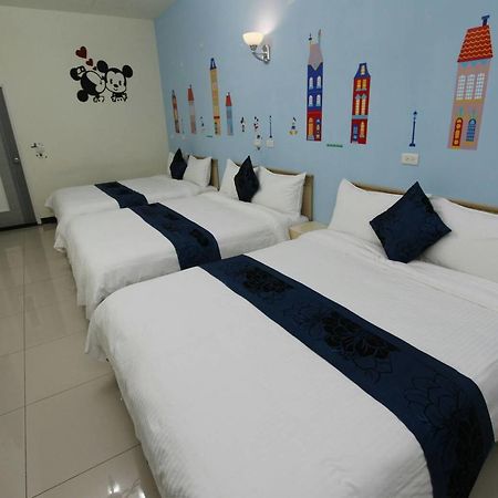 Vitality House Bed and Breakfast Luodong Exteriör bild